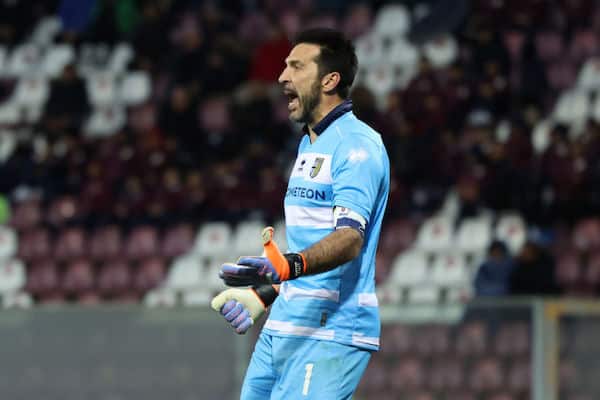 Legendaarinen Gianluigi Buffon ripustaa hanskat naulaan - ottaa heti huippupestin vastaan Legendaarinen Gianluigi Buffon ripustaa hanskat naulaan – ottaa heti huippupestin vastaan