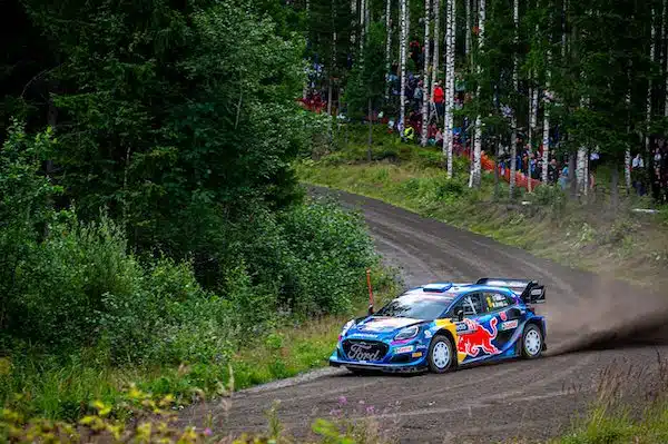 Ott Tänak aloitti välittömästi mediapelin Jyväskylässä