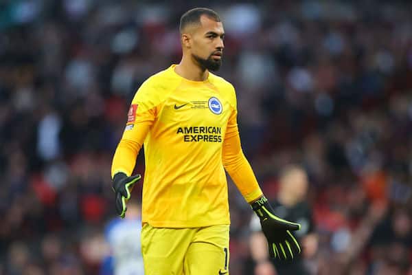 Chelsea hankki uuden maalivahdin mammuttisopimuksella Chelsea hankki uuden maalivahdin mammuttisopimuksella