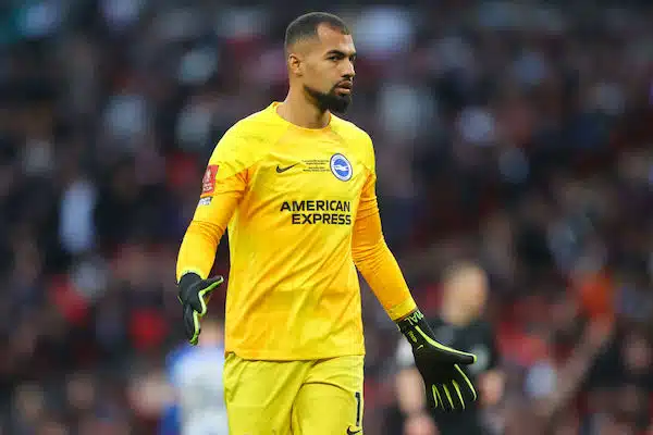 Chelsea hankki uuden maalivahdin mammuttisopimuksella Chelsea hankki uuden maalivahdin mammuttisopimuksella