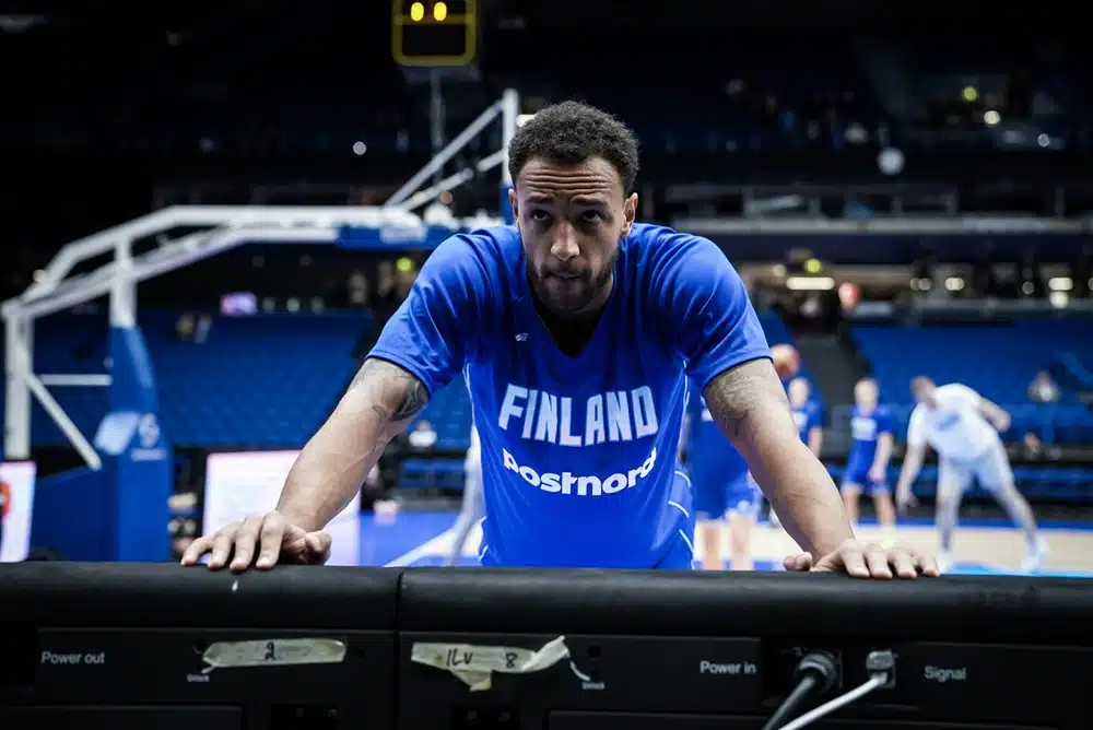 Karhu nappasi taas kovan Susijengi-paluumuuttajan Karhu nappasi taas kovan Susijengi-paluumuuttajan