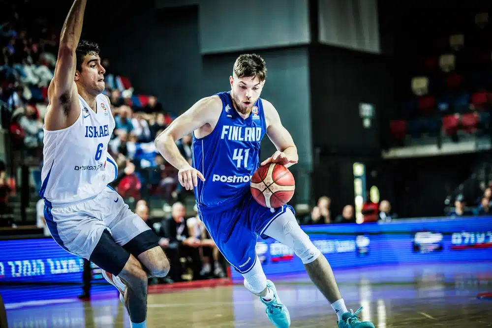 Topias Palmi laittoi pystyyn hurjan show'n Korisliigassa