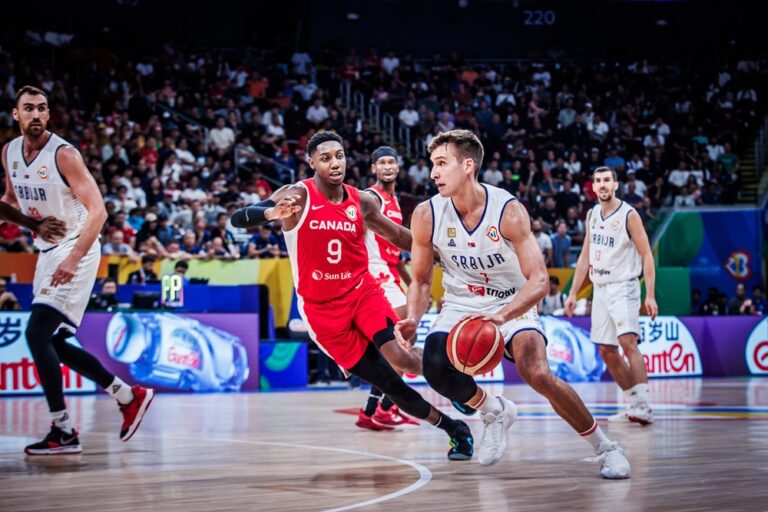 Bogdan Bogdanovic säkitti Serbian koripallon MM-kisojen finaaliin