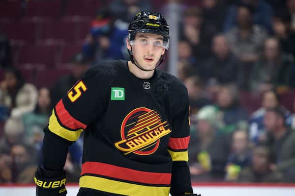Venäläinen NHL-miljonääri lähti kotiin - syytä ei kerrottu Venäläinen NHL-miljonääri lähti kotiin – syytä ei kerrottu
