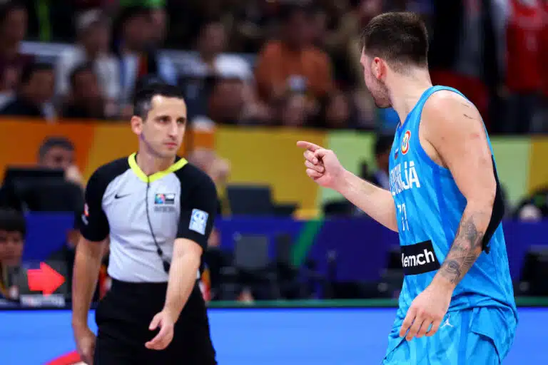 Toinen näistä NBA:n supertähdistä lauantaina varmuudella ulos olympialaisista