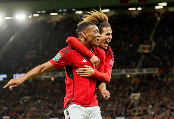 Manchester United otti murskavoiton, yksi Valioliiga-seura putosi jo