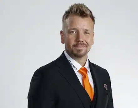 SM-liigan tulokasvalmentaja hämmentyi heti - "Siellä oli sentään ikkuna, eikä siivouskomero" SM-liigan tulokasvalmentaja hämmentyi heti – ”Siellä oli sentään ikkuna, eikä siivouskomero”