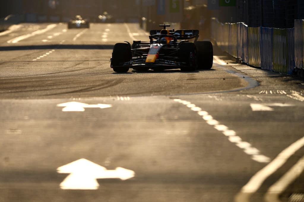 Max Verstappen janoaa tuplaa aavikolla - Alfa Romeollakin on vielä miljoonia pelissä Max Verstappen janoaa tuplaa aavikolla – Alfa Romeollakin on vielä miljoonia pelissä