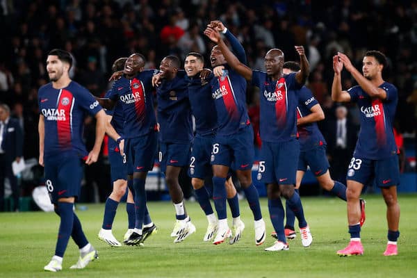 "Menkää n*ssimaan äitejänne" - PSG:n jalkapallotähdiltä pöyristyttävää käytöstä ”Menkää n*ssimaan äitejänne” – PSG:n jalkapallotähdiltä pöyristyttävää käytöstä