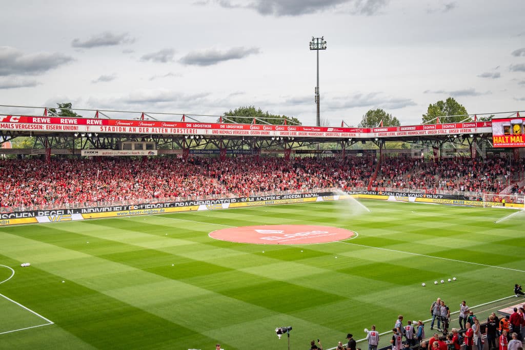 Bundesliigan kriisijoukkue antoi päävalmentajalleen kenkää Bundesliigan kriisijoukkue antoi päävalmentajalleen kenkää