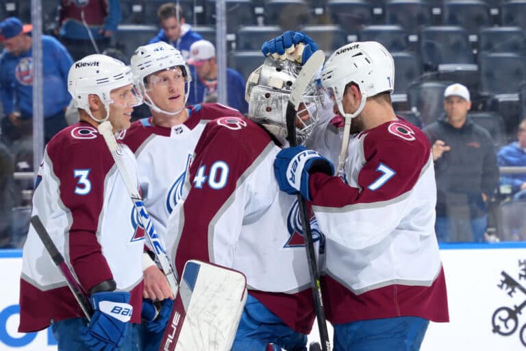 NHL:n keskiyön peleissä vierasjoukkueet olivat rautaa