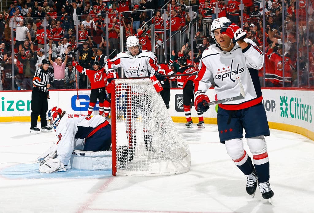 NHL-yön ainoa ottelu tarjoili suurta draamaa ja ison yllätyksen NHL-yön ainoa ottelu tarjoili suurta draamaa ja ison yllätyksen