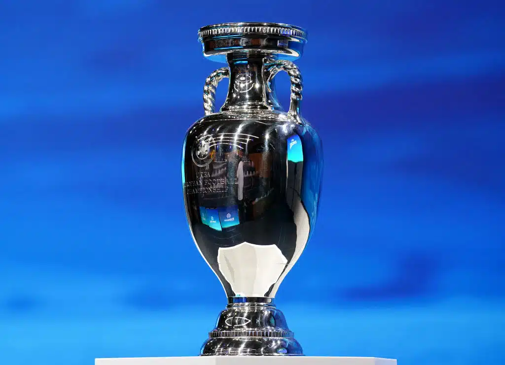 UEFA tekee merkittävän muutoksen ensi kesän EM-kisoihin UEFA tekee merkittävän muutoksen ensi kesän EM-kisoihin