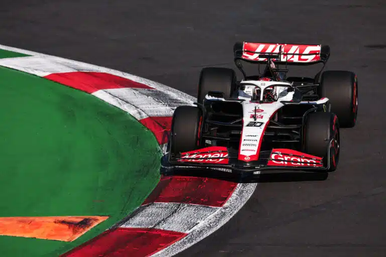 F1-sarjassa on nähty melkoinen sensaatio – ”Liekeissä”