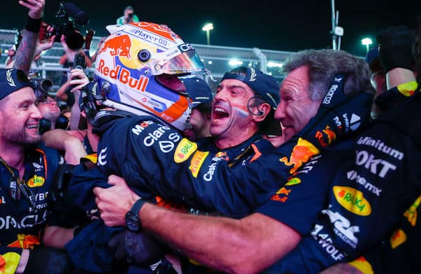 Max Verstappen nauttii hurjaa palkkaa – voiko irtisanoa silti sopimuksen? Max Verstappen nauttii hurjaa palkkaa – voiko irtisanoa silti sopimuksen?
