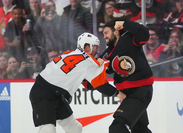 Illan NHL-ottelussa nähtiin raju nyrkkitappelu - ensi yönä tahkotaan valtava määrä pelejä Illan NHL-ottelussa nähtiin raju nyrkkitappelu – ensi yönä tahkotaan valtava määrä pelejä