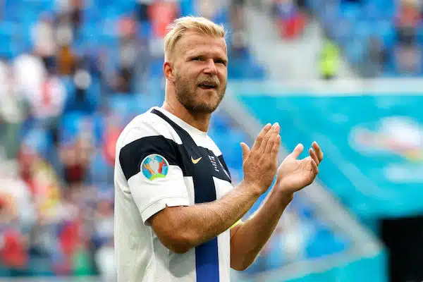 Paulus Arajuuri latasi tylyä tekstiä Ylellä: "Mä vihaan sitä" Paulus Arajuuri latasi tylyä tekstiä Ylellä: ”Mä vihaan sitä”