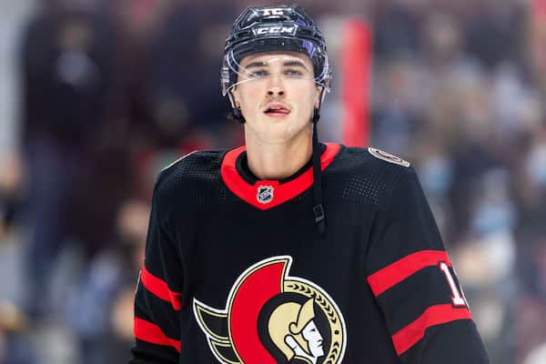 Vedonlyöntisotkuissa rypenyt NHL-pelaaja sai uuden sopimuksen