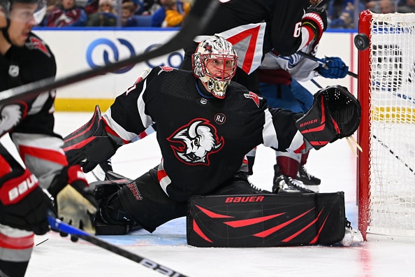 Suomalaisvahdin torjuntaa hehkutettiin NHL:ssä - "Vuoden torjunta" Suomalaisvahdin torjuntaa hehkutettiin NHL:ssä – “Vuoden torjunta”
