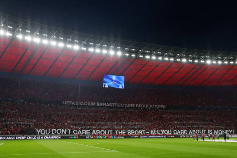 Union Berlinin faneilta raju viesti Uefalle ennen Mestarien liigan ottelua – kentällä tulikin sitten todellista shokkihoitoa
