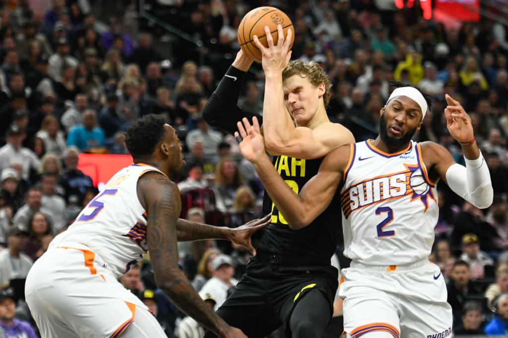 Lauri Markkanen hurjasteli NBA-yössä - ei riittänyt silti voittoon Lauri Markkanen hurjasteli NBA-yössä – ei riittänyt silti voittoon