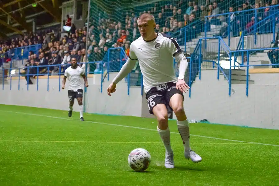 SexyPöxyjen riveissä säväyttänyt hyökkääjä teki sopimuksen Veikkausliigaan