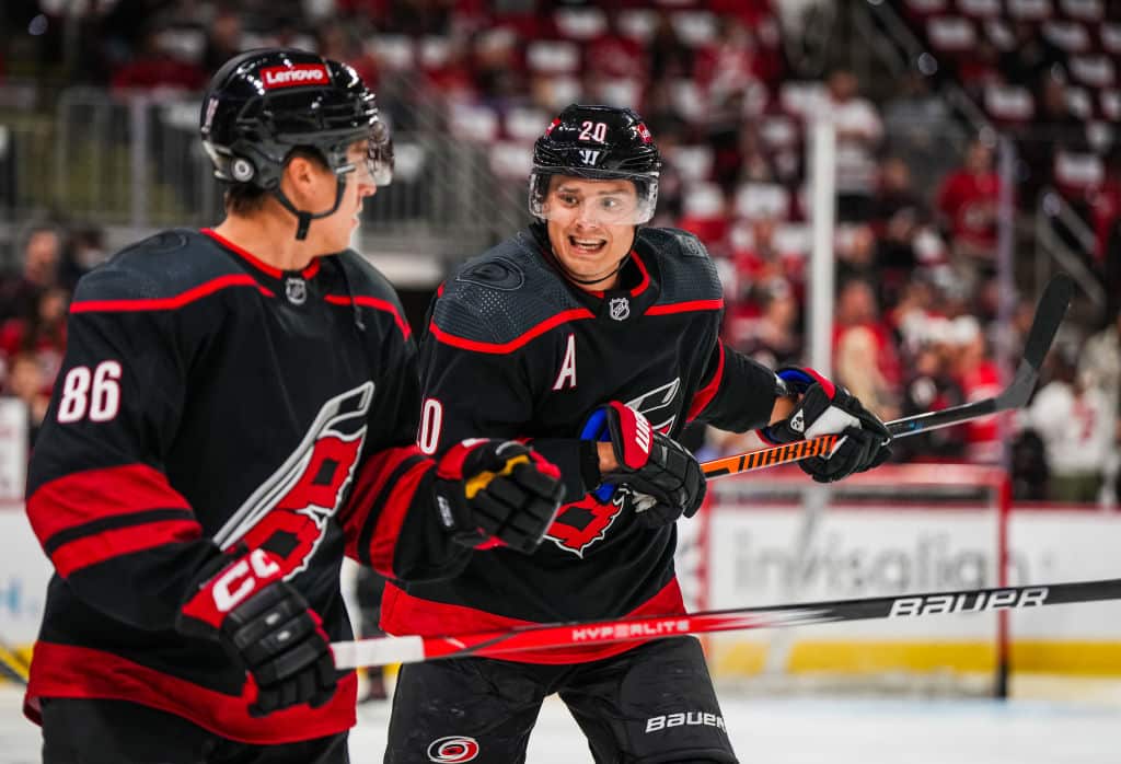 Teuvo Teräväinen rikkoi haamurajan NHL:ssä – muitakin suomalaismaaleja