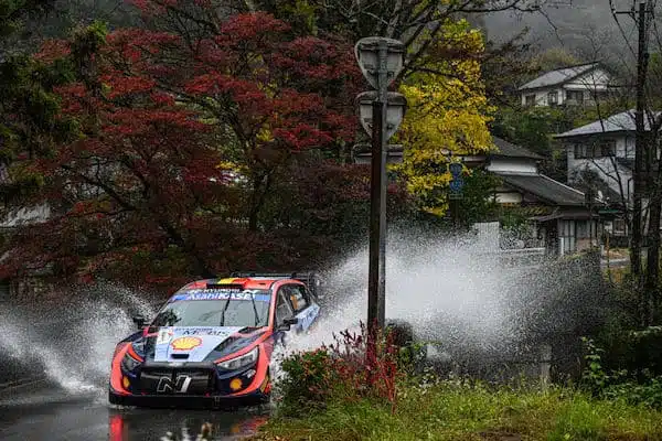 Japanin MM-rallissa todella vaarallinen tilanne – FIA tutkii