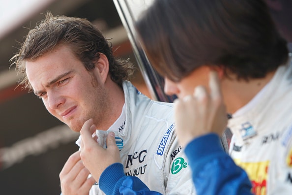 F1-talli Sauberin oikeuteen haastanut kuljettaja löi ajohanskat naulaan F1-talli Sauberin oikeuteen haastanut kuljettaja löi ajohanskat naulaan