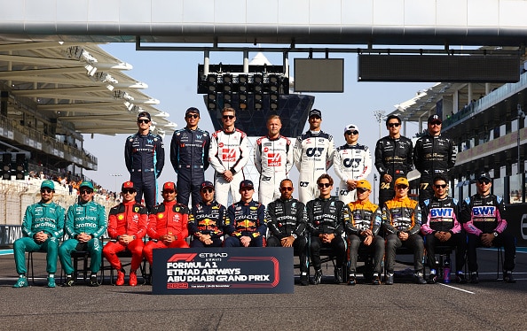 F1-kuskit äänestivät viime kauden 10 parasta - Lewis Hamilton kiukutteli? F1-kuskit äänestivät viime kauden 10 parasta – Lewis Hamilton kiukutteli?