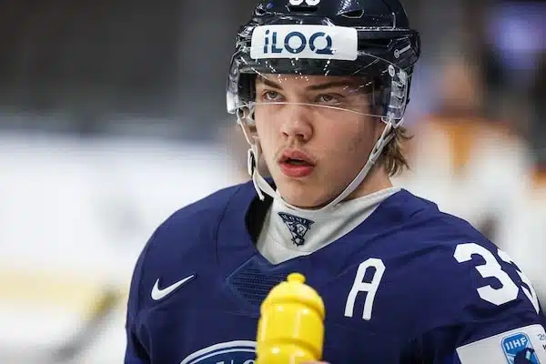 Suomalaiselle hyökkääjälupaukselle hienoa kunniaa farmiliiga AHL:ssä