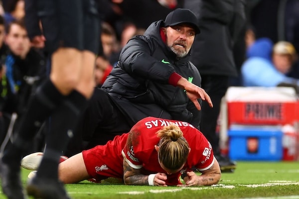 Liverpoolille kova takaisku - tähtipuolustajalla jalkavamma Liverpoolille kova takaisku – tähtipuolustajalla jalkavamma