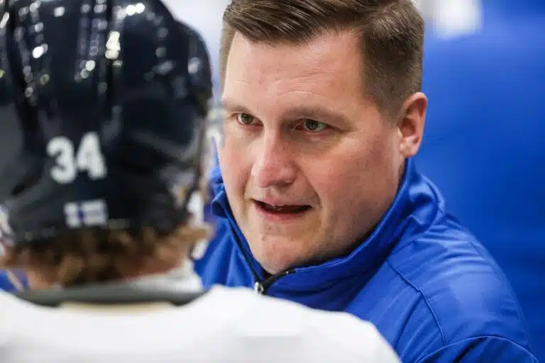 Nuorten Leijonien päävalmentaja hehkutti – ”Joukkueessa on tapahtunut hienoa kasvua”