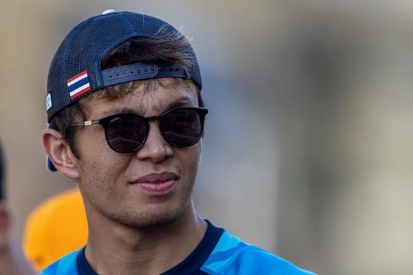 F1-kuski Alex Albon kommentoi tallikaverinsa ”brutaaleja” potkuja F1-kuski Alex Albon kommentoi tallikaverinsa ”brutaaleja” potkuja