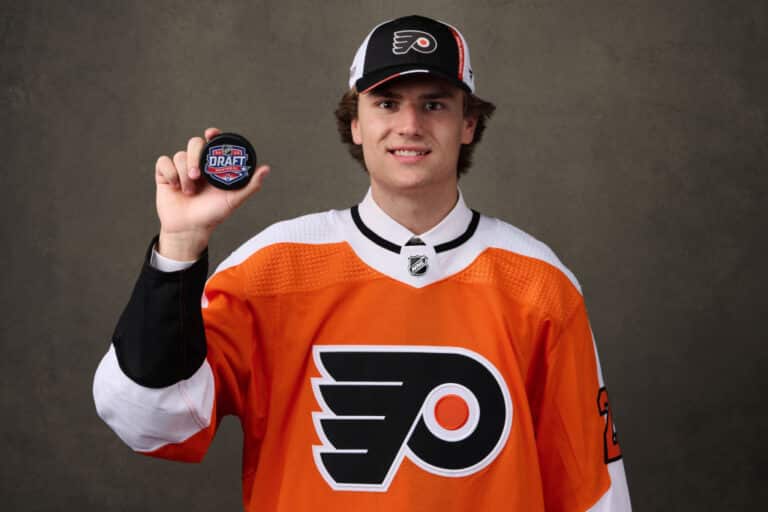 Philadelphia Flyersin GM vieritti syyt kohusiirrosta pelaajan niskaan