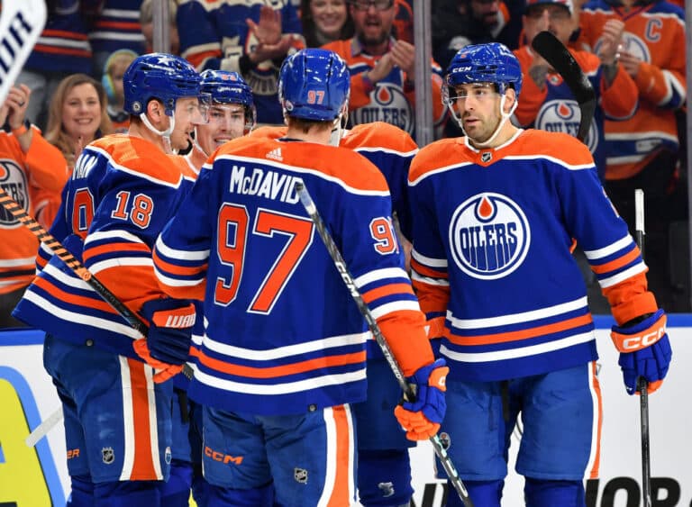 Edmonton Oilers pudotteli pelaajauutisia tiuhaan tahtiin
