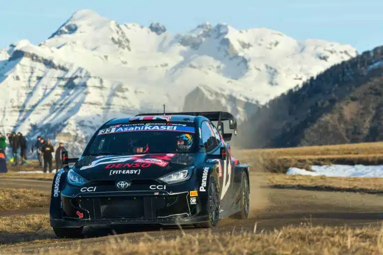 Elfyn Evans laittoi Kalle Rovanperän koville Aittajärvellä