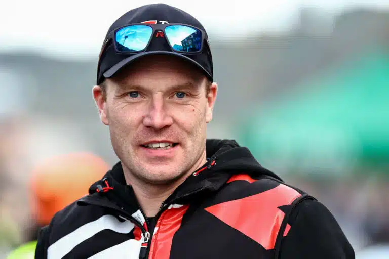 Jari-Matti Latvala kommentoi Sami Pajarin yllätysuutista – ”Riskialtis päätös”