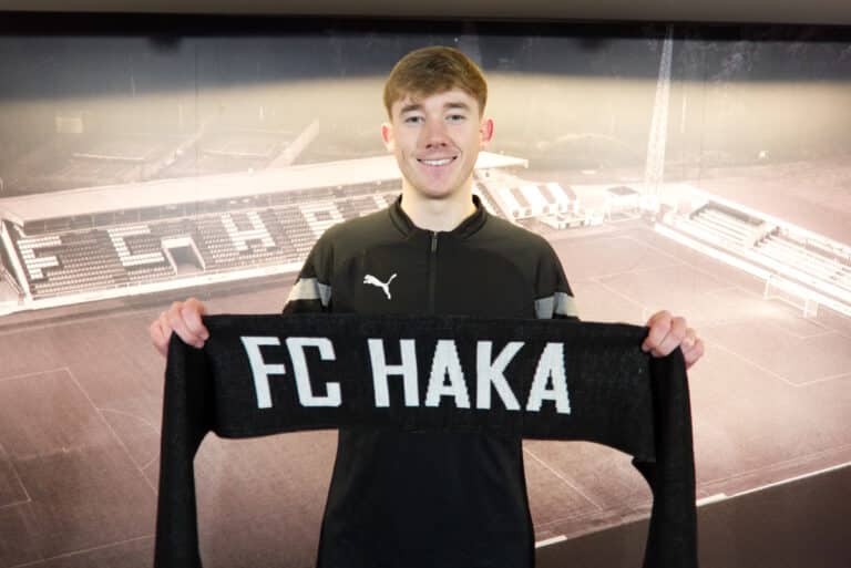 Veikkausliigajoukkue hankki maajoukkuevahdin Liverpoolista