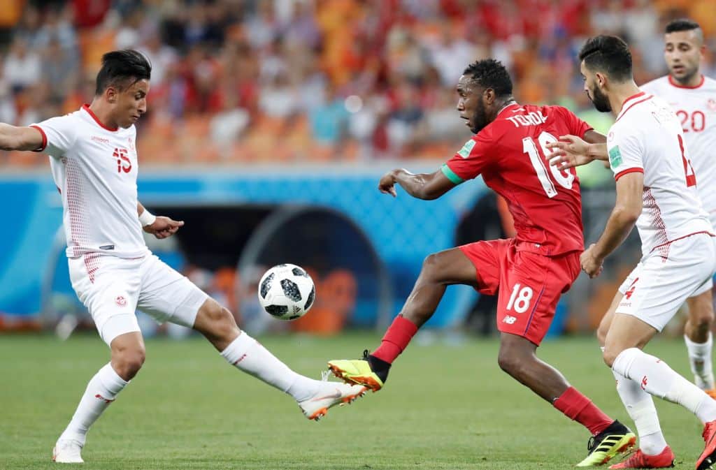 Jalkapallon MM-kisapelaaja menehtyi pelin jälkeen 41-vuotiaana Jalkapallon MM-kisapelaaja menehtyi pelin jälkeen 41-vuotiaana