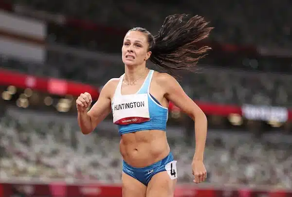 AL: Maria Huntington lopettaa uransa