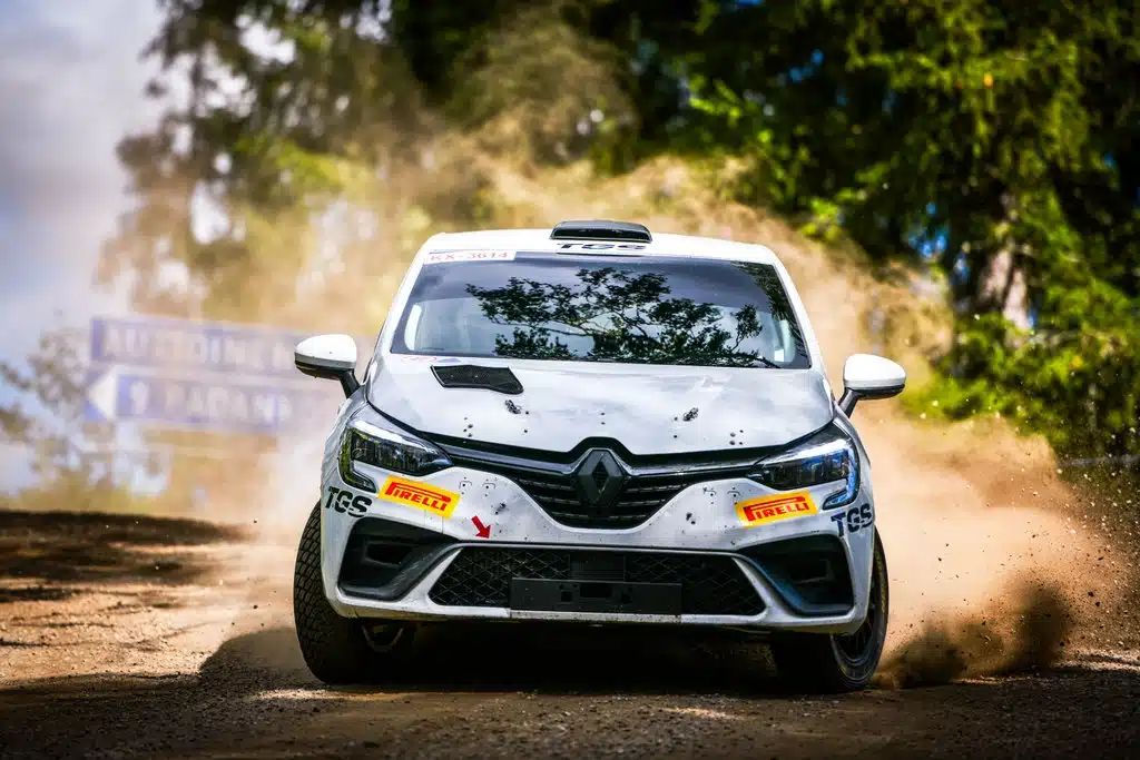Entinen rallitähti lähettää kolme autokuntaa SM-rallin kauden avaukseen – mukana vieraileva tähti 1990-luvulta ja italialainen rallilupaus