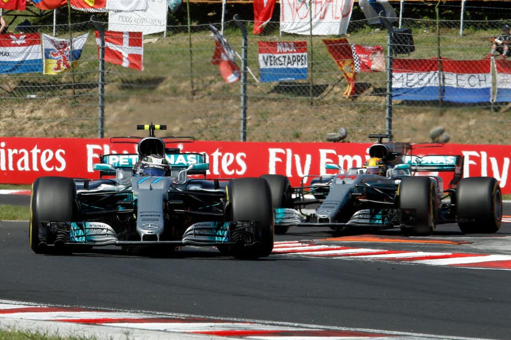 Valtteri Bottaksesta hätkähdyttävä paljastus - päätös ei ollut Lewis Hamiltonin mieleen Valtteri Bottaksesta hätkähdyttävä paljastus – päätös ei ollut Lewis Hamiltonin mieleen