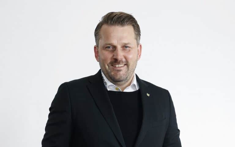 Ilveksen Antti Pennanen jätti KalPan kättelemättä, kommentoi Sanomalle: ”Se oli vahinko”