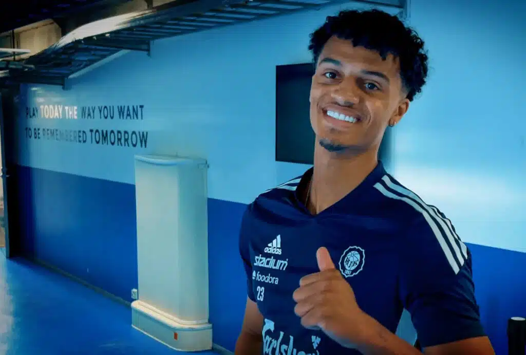 HJK hankki puolustajan Valioliigaseurasta – ”Erittäin monipuolinen ja monikäyttöinen”