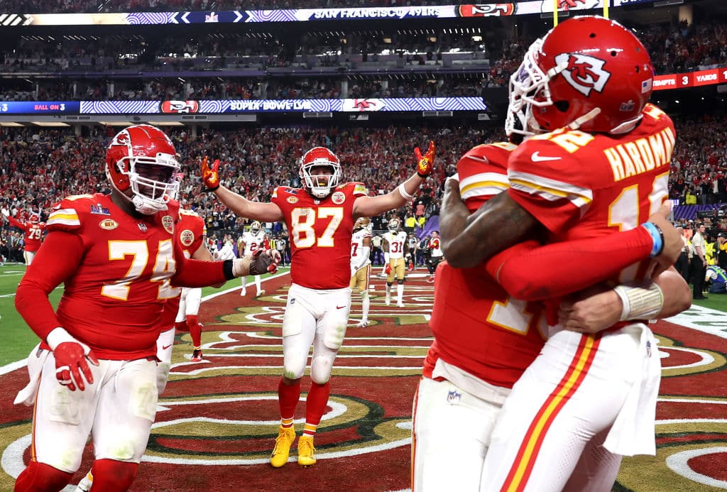 Kansas City Chiefs voitti dramaattisten vaiheiden jälkeen Super Bowlin Kansas City Chiefs voitti dramaattisten vaiheiden jälkeen Super Bowlin