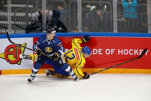 Leijonat voitti EHT-turnauksen - SM-liigatähti kuritti Tre Kronoria Leijonat voitti EHT-turnauksen – SM-liigatähti kuritti Tre Kronoria