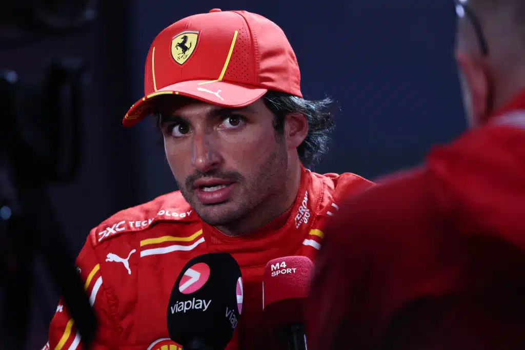 Carlos Sainz neuvotteluissa Mercedeksen kanssa Carlos Sainz neuvotteluissa Mercedeksen kanssa