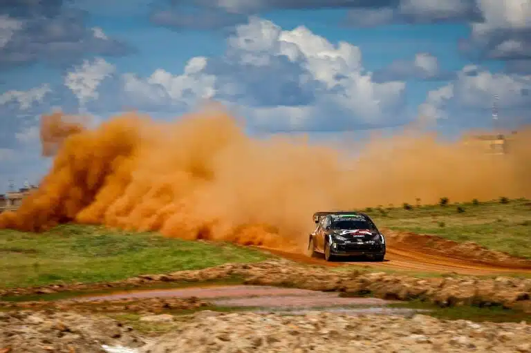 Kalle Rovanperä ja Esapekka Lappi kaksoisjohdossa (ek3)