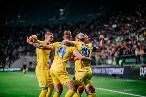 Iloa sodan keskelle – Ukraina meni jalkapallon EM-kisoihin